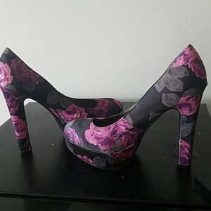 Modesta Retro inspired floral print heels